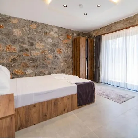 Vilă Rose Stone *